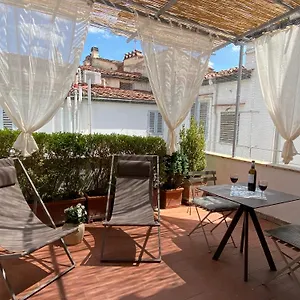https://grazioso-appartamento-in-centro-con-terrazza.it-tuscanyhotel.com