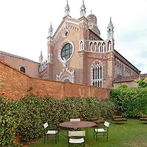 https://casa-contarini.hotelinveneto.com
